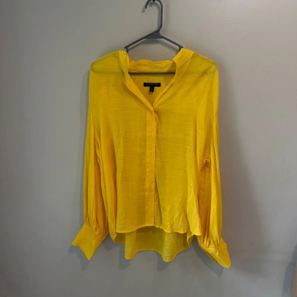 Banana Republic Yellow Textured Button Front Blouse Pleated Sleeve High Low L